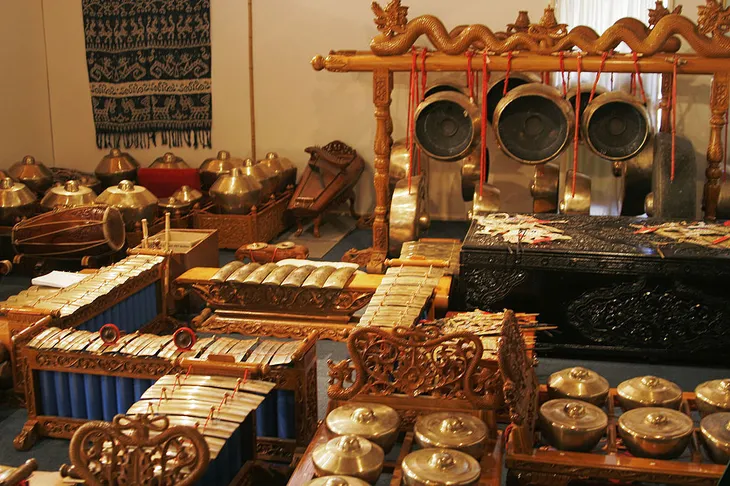 Alat musik Gamelan Kyai Kuala Bakti